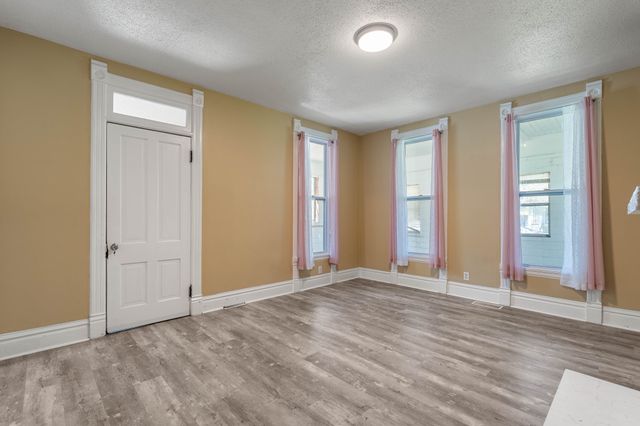 817 Buchanan Street, Des Moines, IA 50316