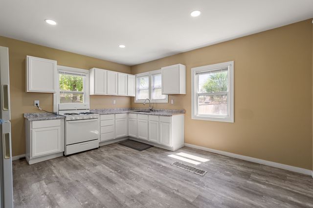 817 Buchanan Street, Des Moines, IA 50316
