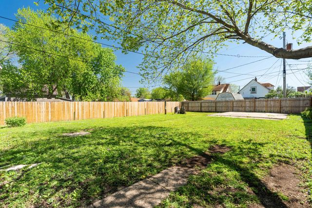 817 Buchanan Street, Des Moines, IA 50316