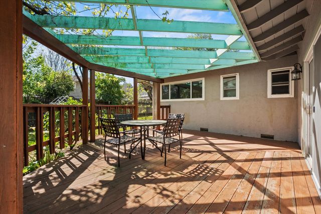 404 Cabrillo Ave, Davis, CA 95616