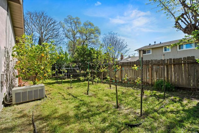 404 Cabrillo Ave, Davis, CA 95616