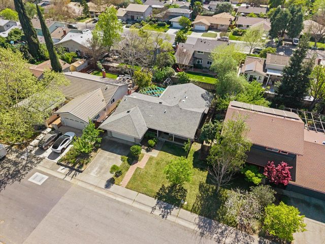 404 Cabrillo Ave, Davis, CA 95616