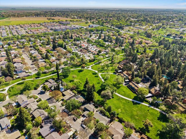 404 Cabrillo Ave, Davis, CA 95616