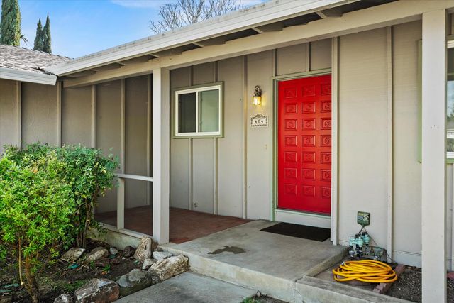 404 Cabrillo Ave, Davis, CA 95616