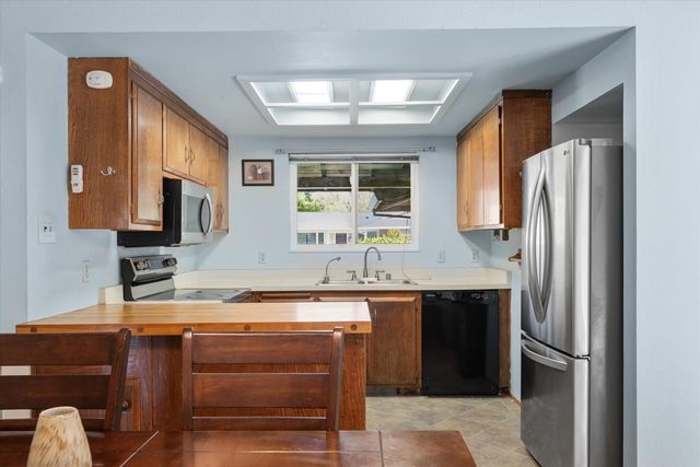 404 Cabrillo Ave, Davis, CA 95616