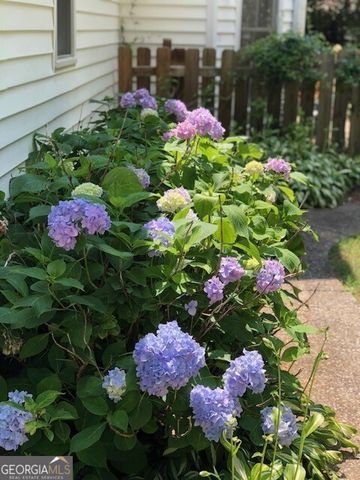 6084 Fairlong Point NW, Acworth, GA 30101