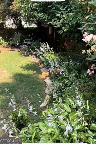 6084 Fairlong Point NW, Acworth, GA 30101