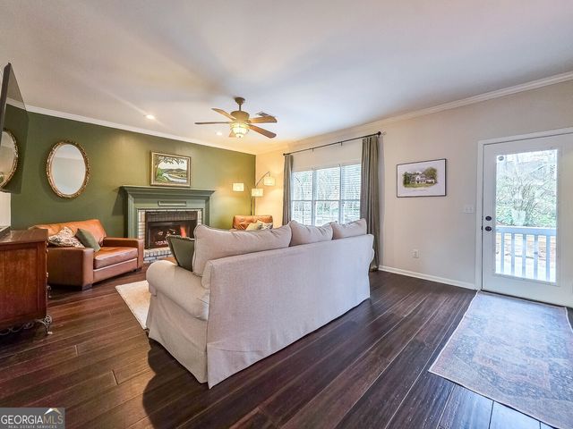 6084 Fairlong Point NW, Acworth, GA 30101