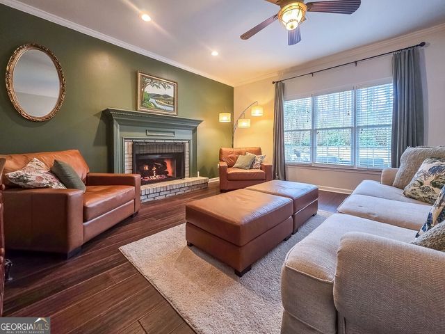 6084 Fairlong Point NW, Acworth, GA 30101