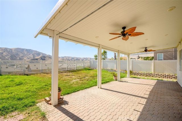 29511 Dana Court, Canyon Country, CA 91387