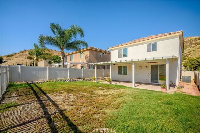 29511 Dana Court, Canyon Country, CA 91387