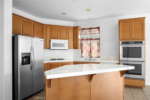29511 Dana Court, Canyon Country, CA 91387