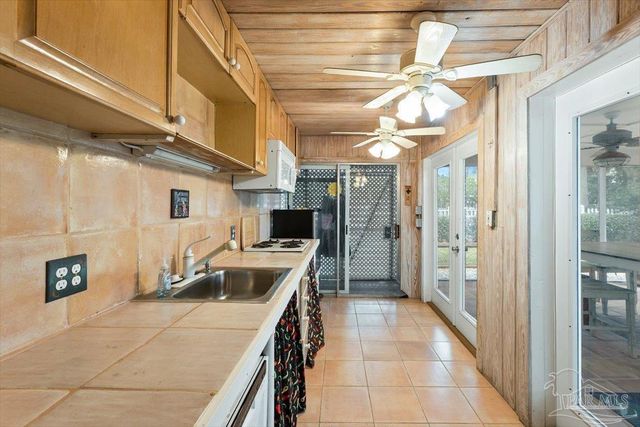 1466 Sonata Ct, Navarre Beach, FL 32566