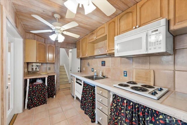 1466 Sonata Ct, Navarre Beach, FL 32566