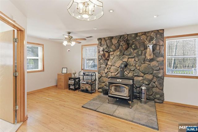 7 Franklin Street, Little Ferry, NJ 07643