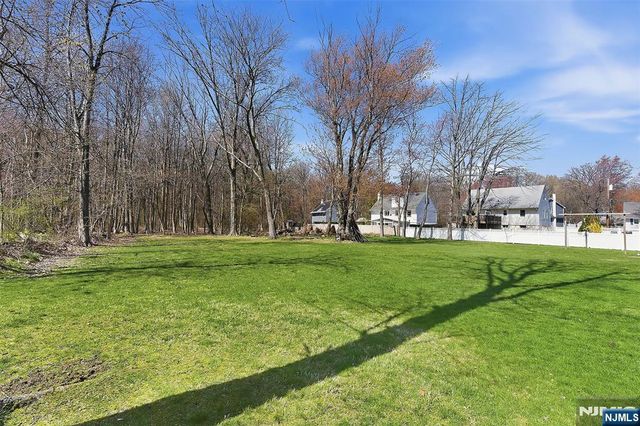 7 Franklin Street, Little Ferry, NJ 07643