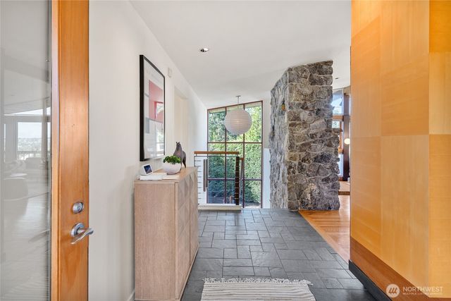 12857 SE 45th Pl, Bellevue, WA 98006