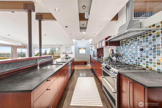 12857 SE 45th Pl, Bellevue, WA 98006