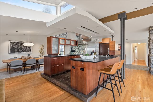 12857 SE 45th Pl, Bellevue, WA 98006