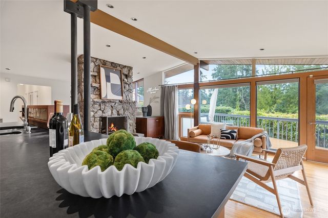 12857 SE 45th Pl, Bellevue, WA 98006