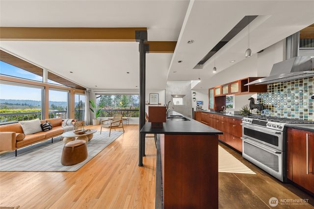 12857 SE 45th Pl, Bellevue, WA 98006