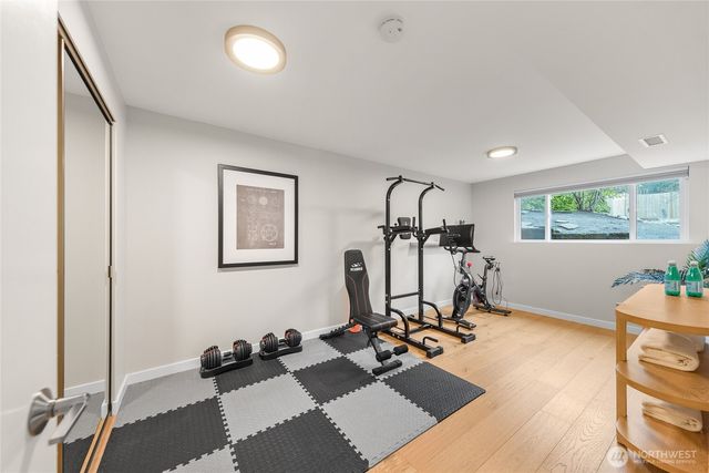 12857 SE 45th Pl, Bellevue, WA 98006