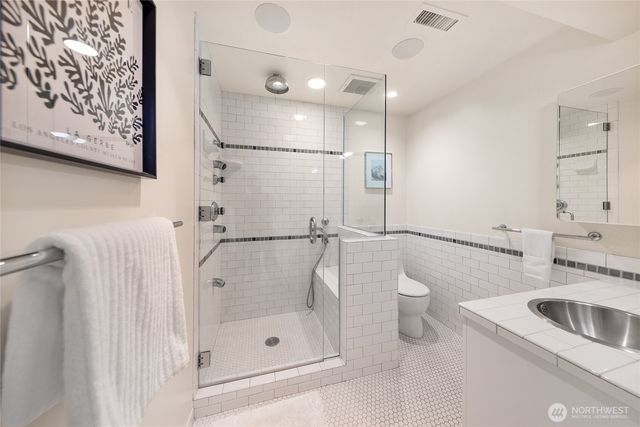 12857 SE 45th Pl, Bellevue, WA 98006