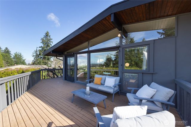 12857 SE 45th Pl, Bellevue, WA 98006