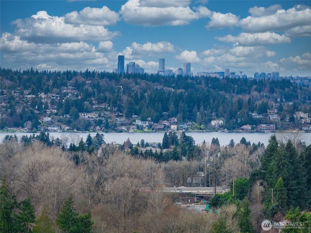 12857 SE 45th Pl, Bellevue, WA 98006