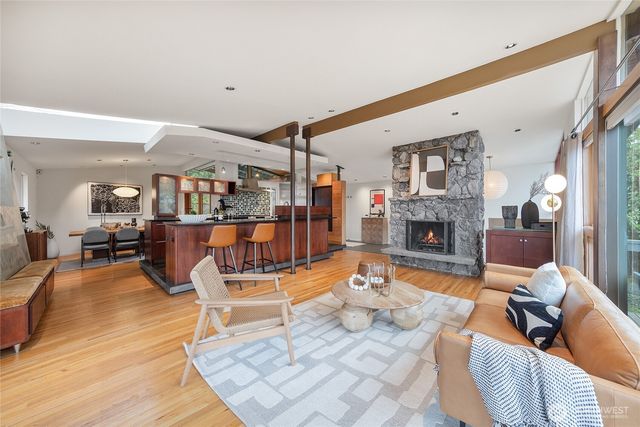 12857 SE 45th Pl, Bellevue, WA 98006