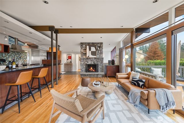 12857 SE 45th Pl, Bellevue, WA 98006