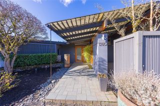 12857 SE 45th Pl, Bellevue, WA 98006