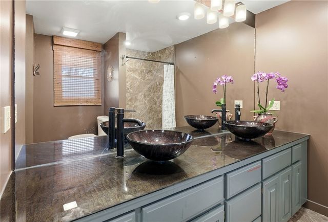 60 Crescent Drive, Eureka Springs, AR 72632