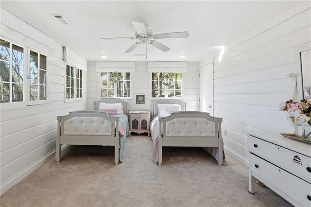 60 Crescent Drive, Eureka Springs, AR 72632