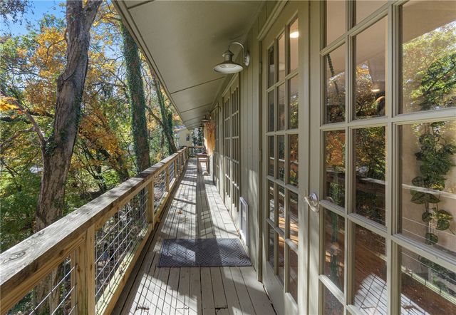 60 Crescent Drive, Eureka Springs, AR 72632