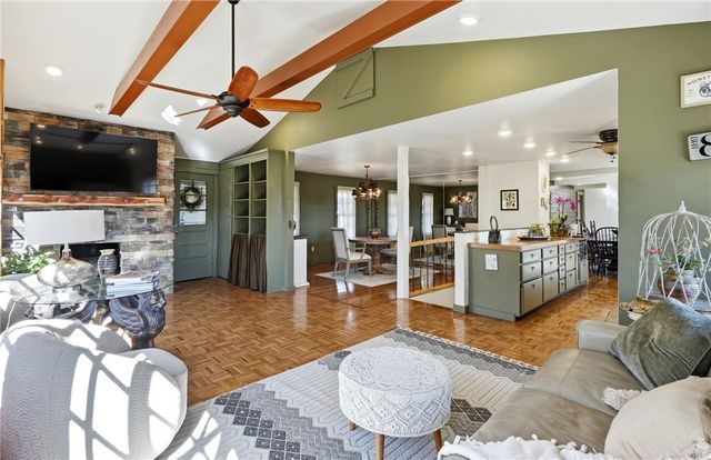 60 Crescent Drive, Eureka Springs, AR 72632