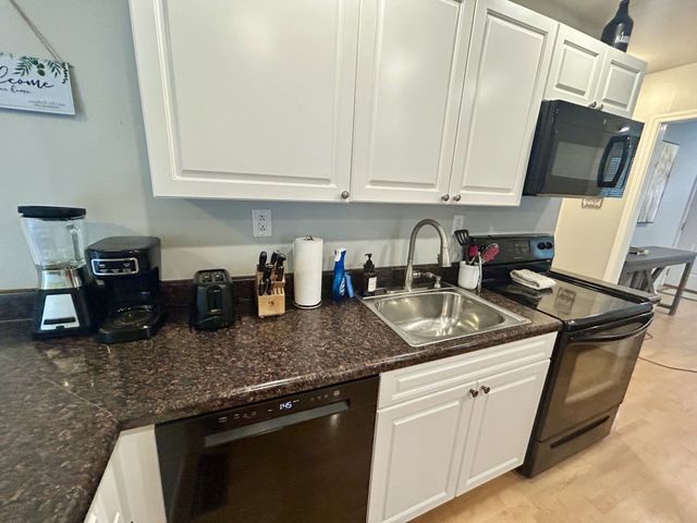 945 Chickasaw Ave, Nashville, TN 37207