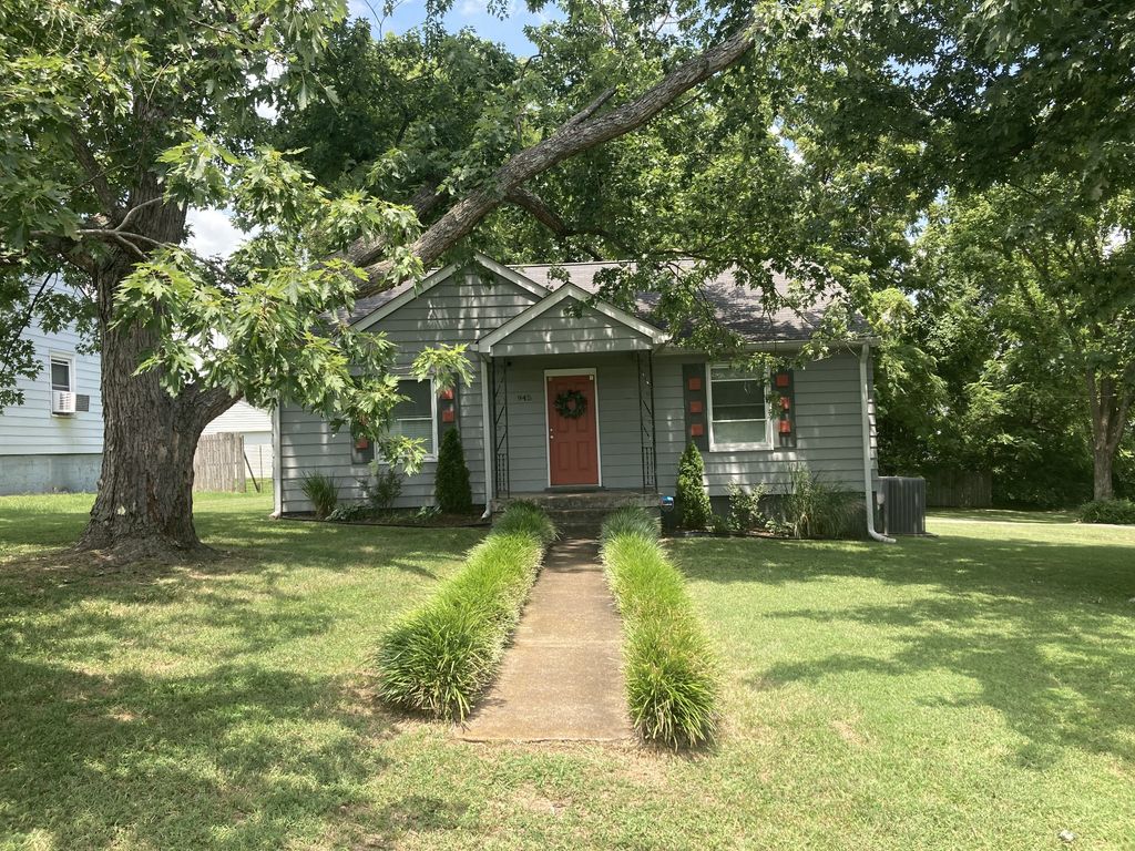 945 Chickasaw Ave, Nashville, TN 37207