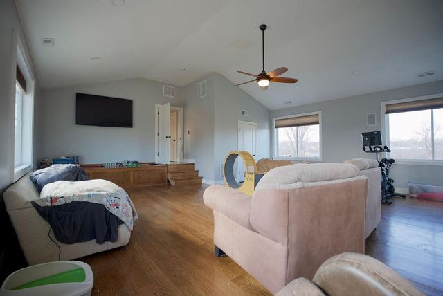 4111 Frisbie Road, Shawnee, KS 66226