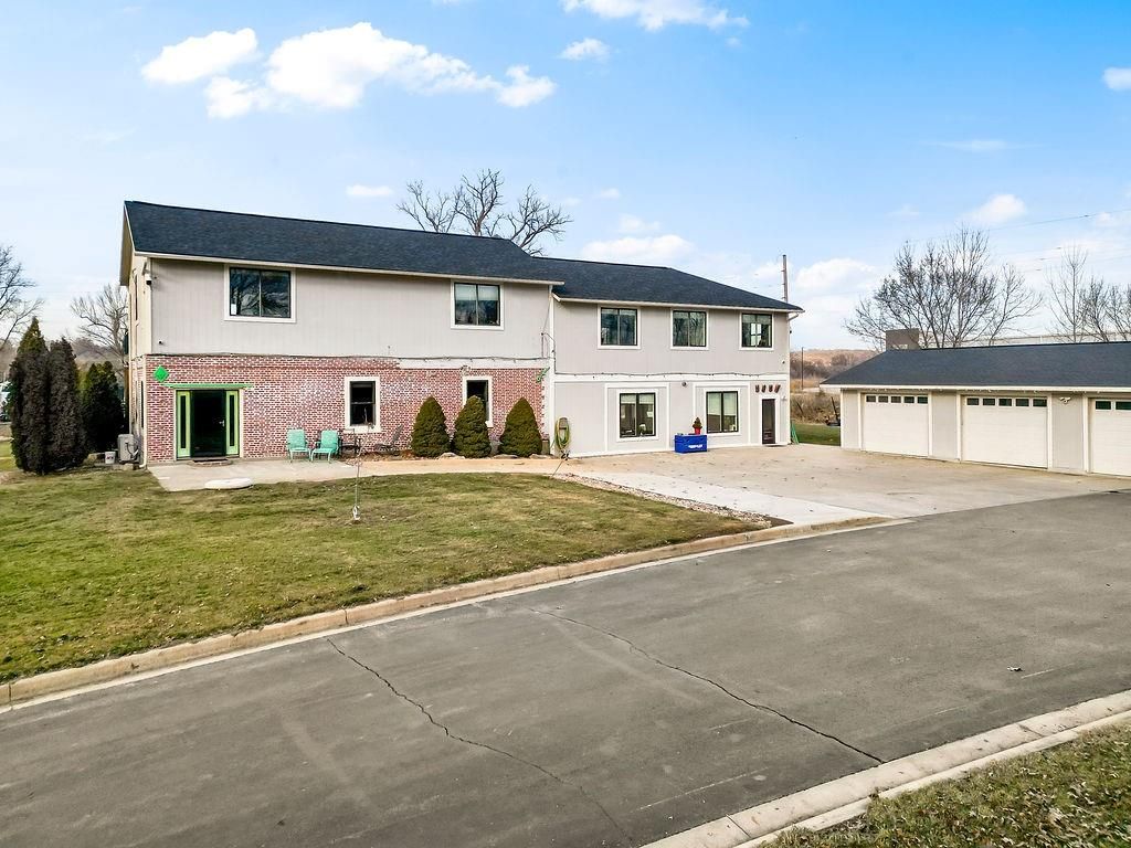 4111 Frisbie Road, Shawnee, KS 66226