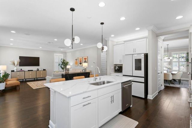 2702 W CASS STREET, Tampa, FL 33609