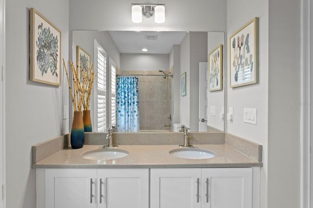 2702 W CASS STREET, Tampa, FL 33609