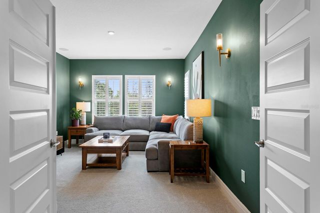 2702 W CASS STREET, Tampa, FL 33609