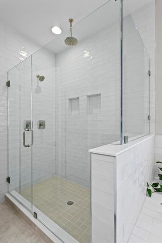 2702 W CASS STREET, Tampa, FL 33609