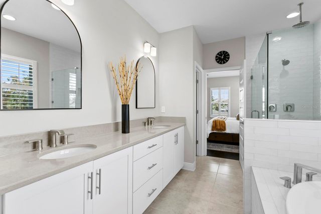 2702 W CASS STREET, Tampa, FL 33609