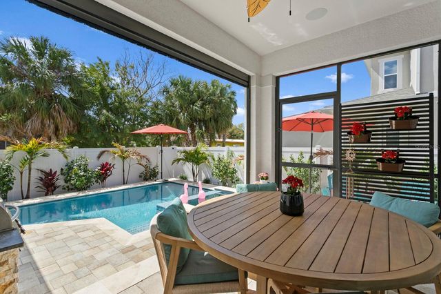 2702 W CASS STREET, Tampa, FL 33609