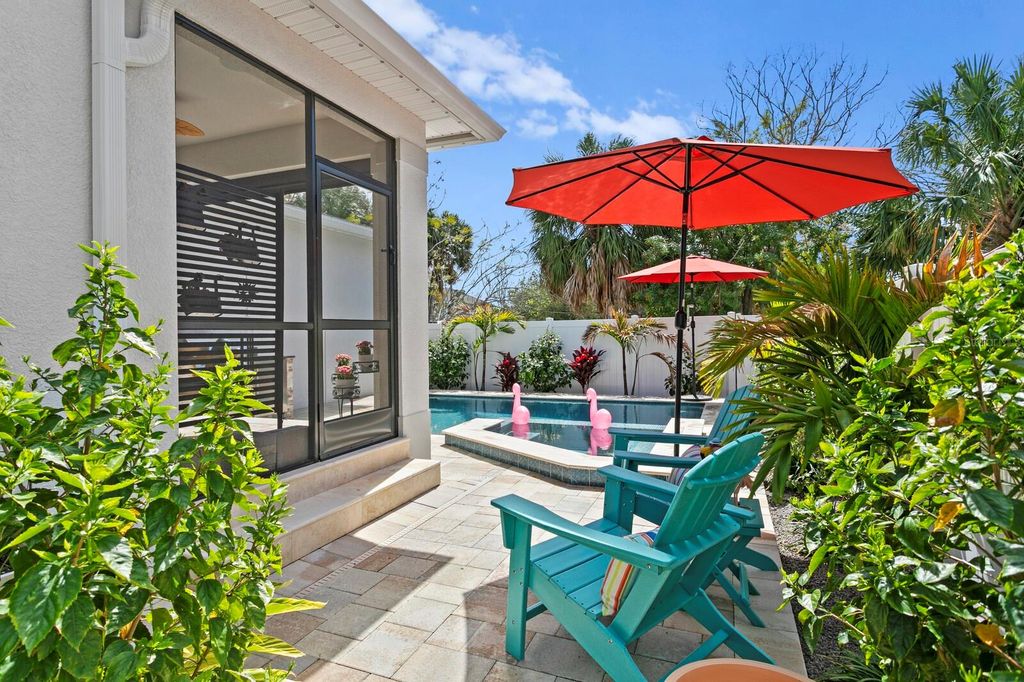 Image 11 of property listing at 2702 W CASS STREET, Tampa, FL 33609
