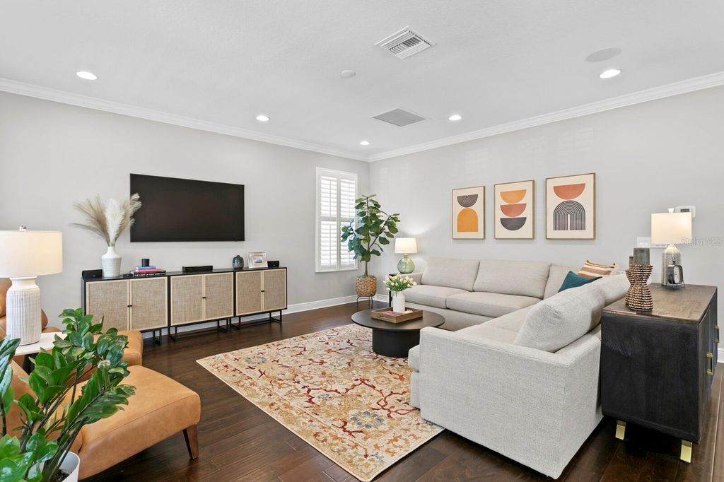 Image 19 of property listing at 2702 W CASS STREET, Tampa, FL 33609