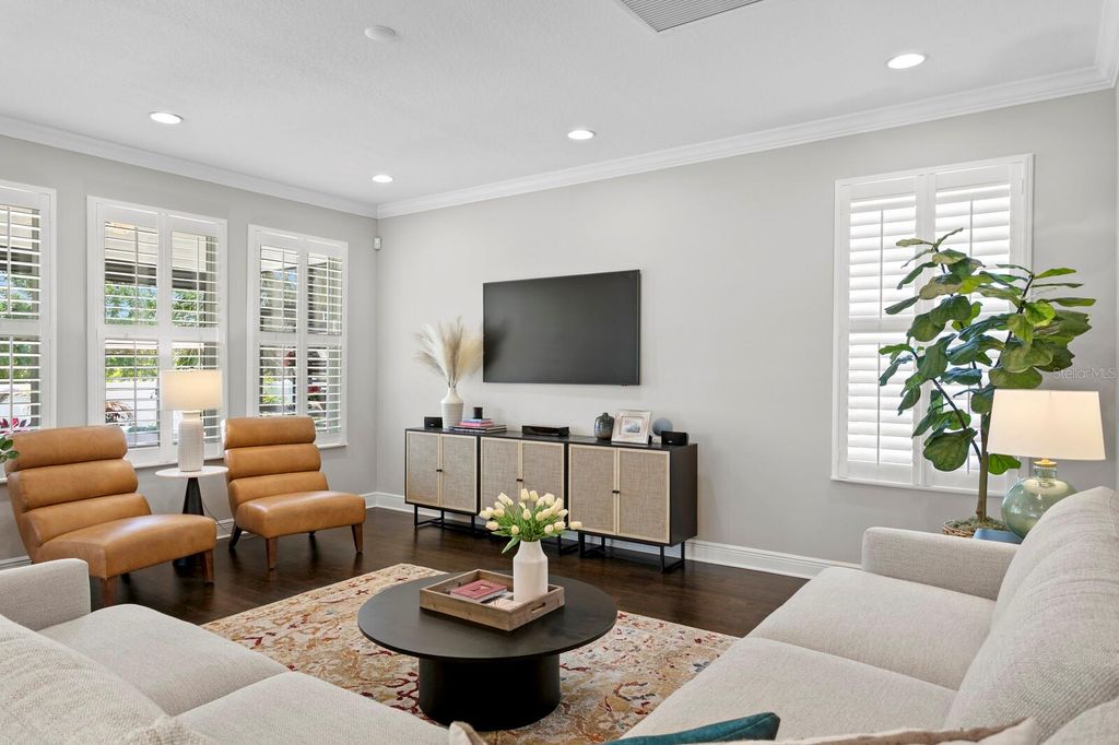 Image 21 of property listing at 2702 W CASS STREET, Tampa, FL 33609