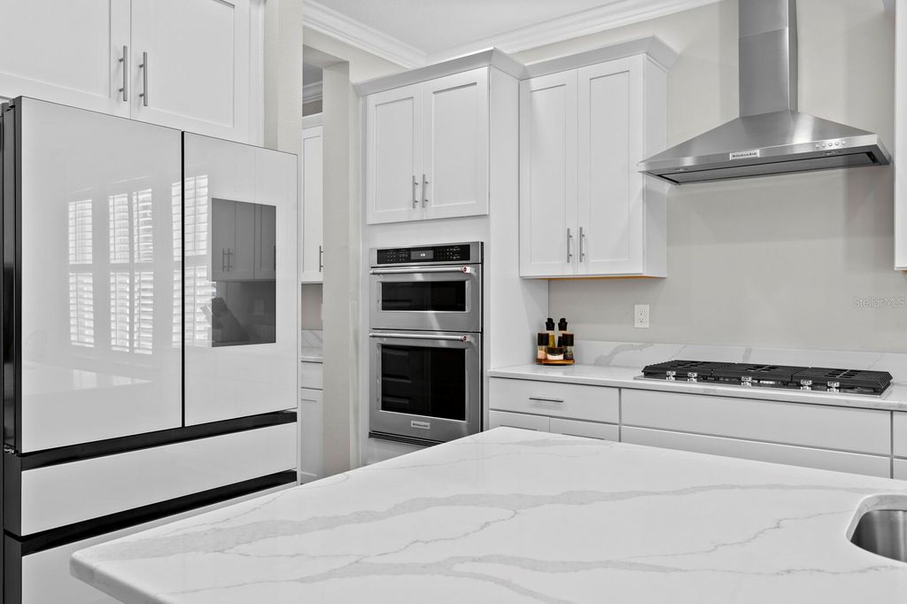 Image 31 of property listing at 2702 W CASS STREET, Tampa, FL 33609